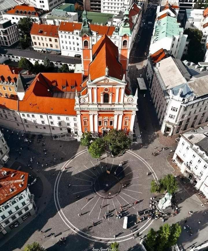 Little Plaza City Centre リュブリャナ エクステリア 写真
